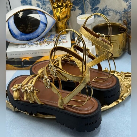 🆕 MARC JACOBS 🧿 NWOB The Daisy Gold Buckle Black Lug Sole Sandals, Sz 9M - Picture 11 of 16